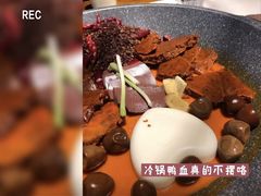 -鸿通城购物中心