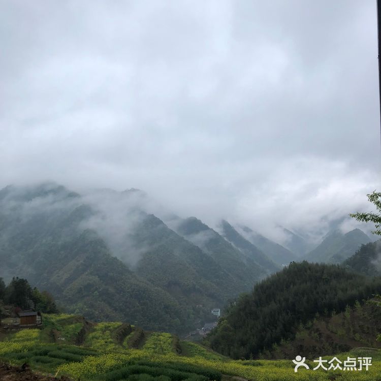 山顶上的小村庄