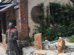 -百里峡七彩艺术小镇