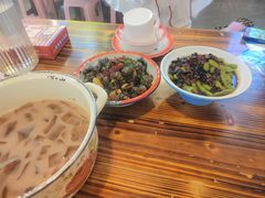 奶茶冰粉-冶建镜子·老南昌大排档·江西虾王(总店)