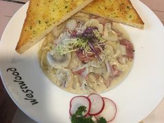 奶油蘑菇培根意面-遇见西木美式餐厅(体育路店)