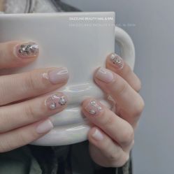 -DAZZLING BEAUTY美甲•美睫专门店