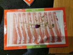 现切猪五花肉-潘小辣鲜肉老火锅