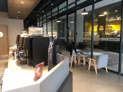 -瑞幸咖啡(巴黎春天陕西路店)