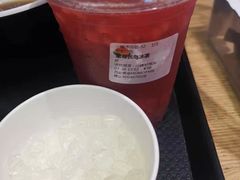 草莓长岛冰茶-伏小桃(雁塔MOMOPARK店)