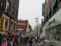 -梨大女人街