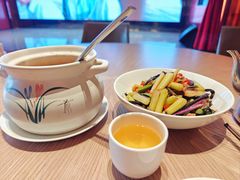 -艳阳天·非遗楚菜(武汉客厅店)