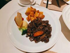 德式红酒烩牛肉配炸土豆-中山路壹号传奇club·啤酒花园餐厅