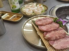 -围炉肉舍•炭烤活鳗•丹东海鲜烤肉(步行街店)