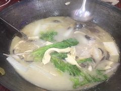 -老街烧烤大排档·地道湖北菜·龙虾馆(汉口火车站店)
