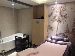 -PE SALON