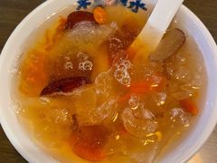 雪梨银耳桃胶糖水-粉家柳州螺蛳粉(杨宅路店)