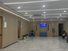 -上海大学附属上海和平眼科医院