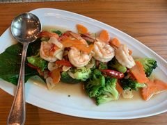 -Chom Cafe and Restaurant