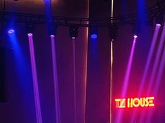 -TZ House音乐现场(来福士中心店)