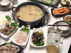 -汤宴·参须肚包鸡(南京路店)