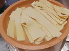 -龍歌自助小火锅(市北CBD万达店)