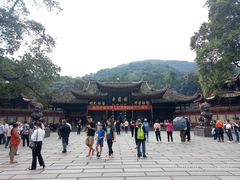 -峨眉山报国寺