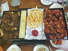 -亲昵春川鸡排(韩国美食街店)