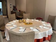 -东豪园林海鲜酒家(南港路辅路店)