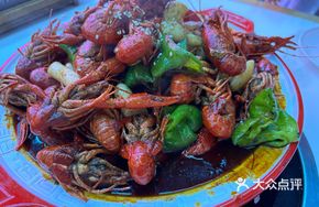 Sichuan-style Spicy and Numbing Crawfish