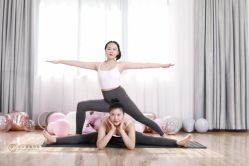 -亚太瑜伽普拉提学院