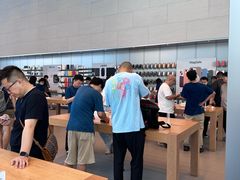 -Apple零售店(华贸购物中心店)