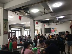 大堂-张一品食府