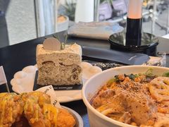 -W COLLECTIVE  DESSERT SHOP