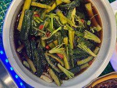 -靠山屯东北农家菜(八龙桥雅苑店)