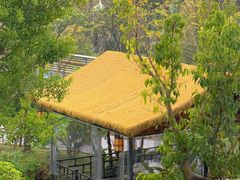 -茅草房·河畔园林火锅