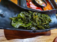 -老牌坊云南鱼豆花火锅(爱建店)