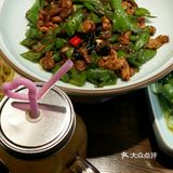 从地铁三号线胡家庙D口出来，往北100米
