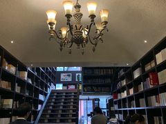 -钟书阁(松江泰晤士小镇店)