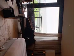 -上海滴水湖皇冠假日酒店
