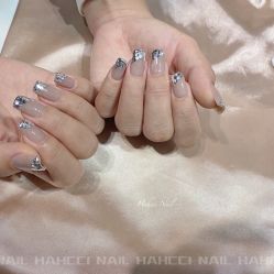 -花岐款式专研健康美甲沙龙