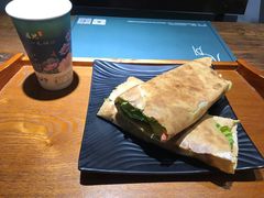 -八月美食小馆(银泰城总店)