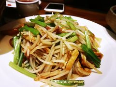 -泉畔人家·老济南经典鲁菜(大明湖店)