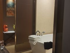 -上海虹桥祥源希尔顿酒店