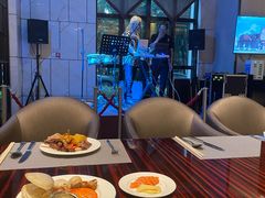 -广州万富希尔顿酒店·感趣自助餐厅·金秋蟹宴生蚝海鲜刺身烧烤