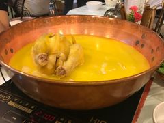 -鲜入围煮花胶鸡海鲜火锅