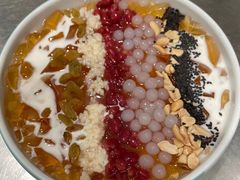 彩虹加量红豆乌龙冰粉-姚姚酸菜鱼·金戈戈香港豉油鸡(喜荟城联名店)