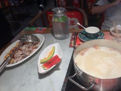 -尚尚仙·酸汤猪手·猪肚鸡火锅(华联万柳购物中心店)