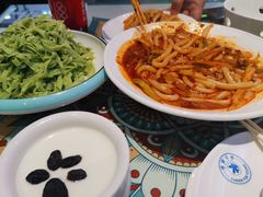 新疆炒米粉-楼兰古丽·新疆拌面·清真(华阳城店)