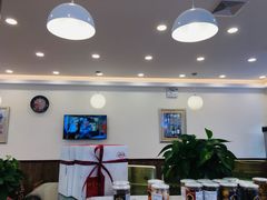 -红宝石·鲜奶小方·海派西点房(南丹店)