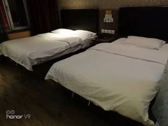 -上海虹桥西郊假日酒店