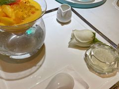 -燕庭·纯燕窝·甜品下午茶(南京西路店)