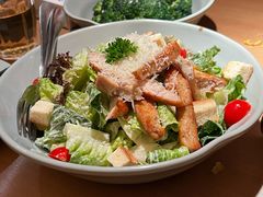 凱撒沙拉-Lia Cafe Bar Restaurant松山咖啡屋