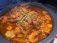 -徐记小怪兽肉蟹煲(中央大街店)