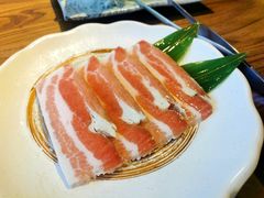 厚切猪五花-明洞阿姨·韩式酱蟹烤肉·创意料理(三元桥店)